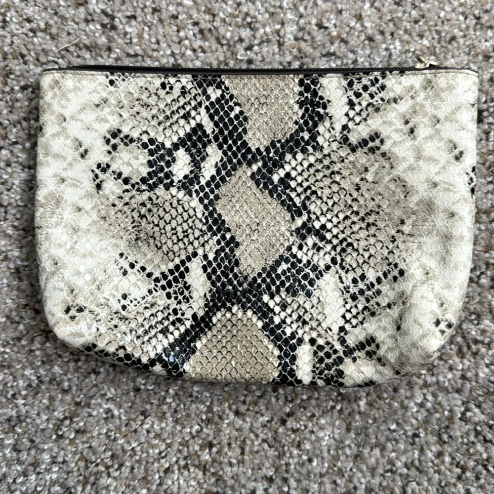 Victorias Secret snakeskin look